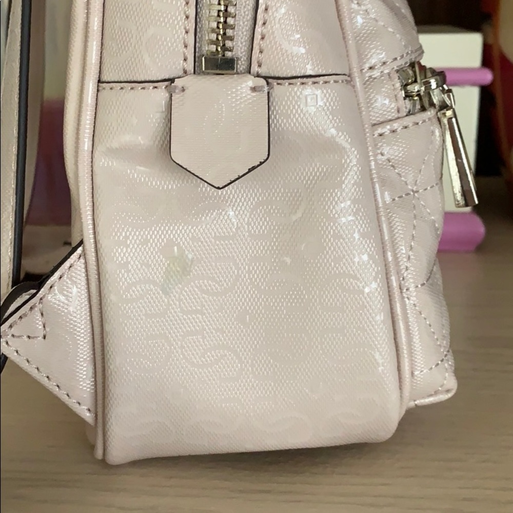 Guess small backpack - Picture 4 of 8